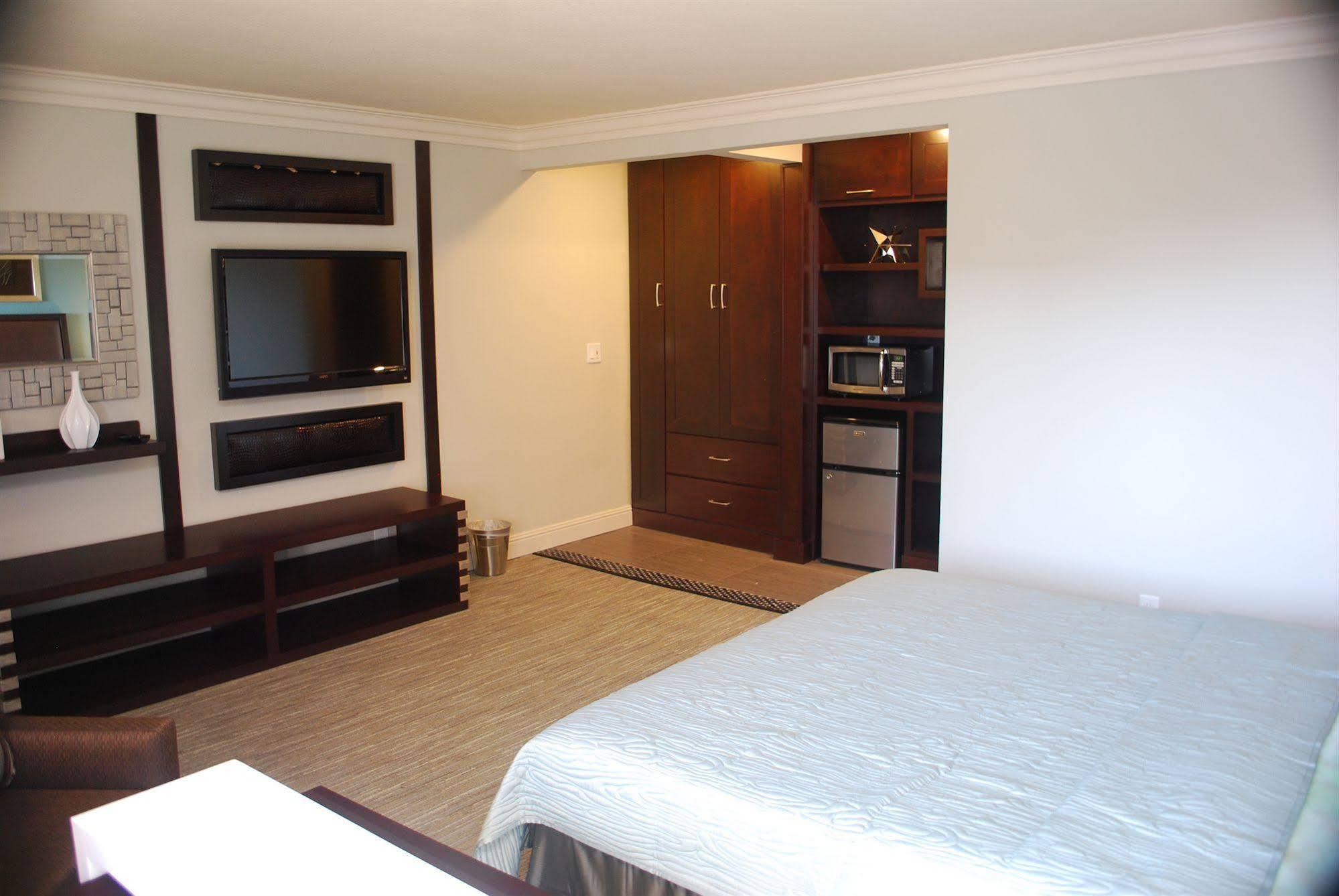 Friendly Hills Inn Whittier Buitenkant foto